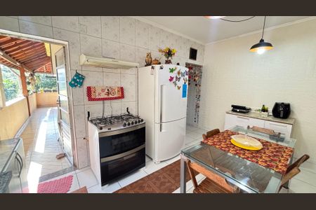 Casa à venda com 230m², 2 quartos e 2 vagasCozinha