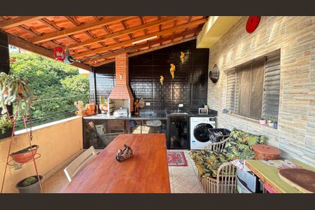 Casa à venda com 230m², 2 quartos e 2 vagasÁrea de Serviço