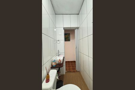 Casa à venda com 230m², 2 quartos e 2 vagasCasa 2 - Banheiro