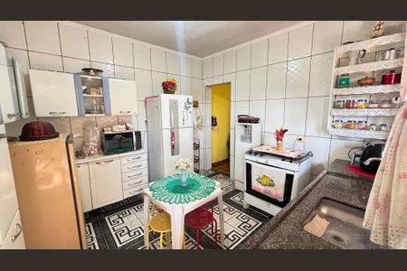 Casa à venda com 230m², 2 quartos e 2 vagasCasa 2 - Cozinha