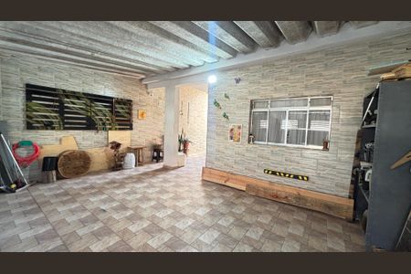 Casa à venda com 230m², 2 quartos e 2 vagasGaragem