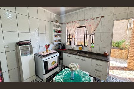 Casa à venda com 230m², 2 quartos e 2 vagasCasa 2 - Cozinha