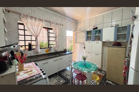 Casa à venda com 230m², 2 quartos e 2 vagasCasa 2 - Cozinha