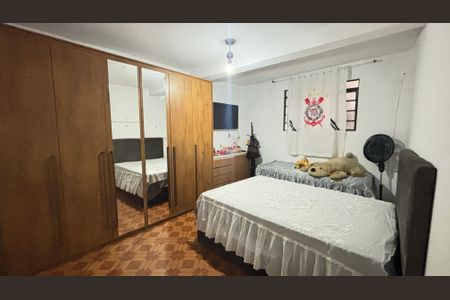 Casa à venda com 230m², 2 quartos e 2 vagasCasa 2 - Quarto