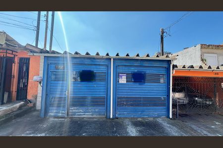 Casa à venda com 230m², 2 quartos e 2 vagasFachada