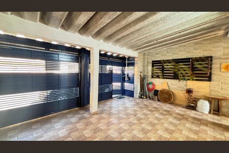 Casa à venda com 230m², 2 quartos e 2 vagasGaragem