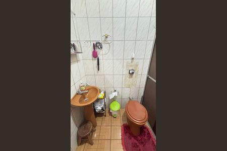 Casa à venda com 230m², 2 quartos e 2 vagasBanheiro