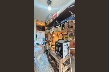 Casa à venda com 230m², 2 quartos e 2 vagasOficina