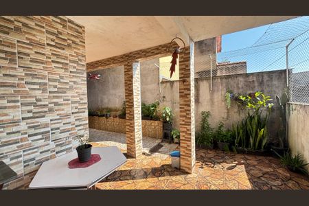 Casa à venda com 230m², 2 quartos e 2 vagasCasa 2 - Área de Serviço