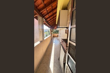 Casa à venda com 230m², 2 quartos e 2 vagasVaranda