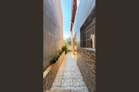Casa à venda com 230m², 2 quartos e 2 vagasQuintal