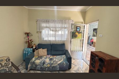 Casa à venda com 230m², 2 quartos e 2 vagasSala