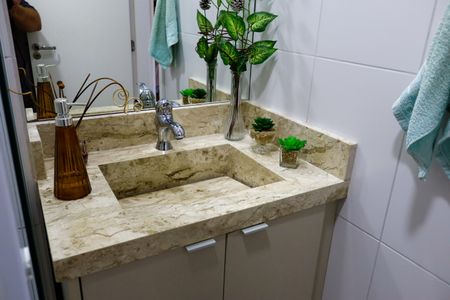 Apartamento à venda com 70m², 2 quartos e 1 vaga Apartamento à venda com 70m², 2 quartos e 1 vagaBanheiro