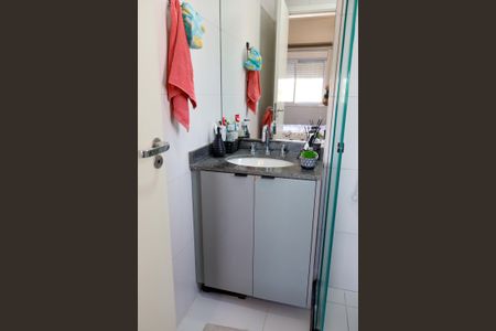 Apartamento à venda com 70m², 2 quartos e 1 vaga Apartamento à venda com 70m², 2 quartos e 1 vagaBanheiro da Suíte 2