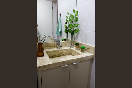 Apartamento à venda com 70m², 2 quartos e 1 vaga Apartamento à venda com 70m², 2 quartos e 1 vagaBanheiro