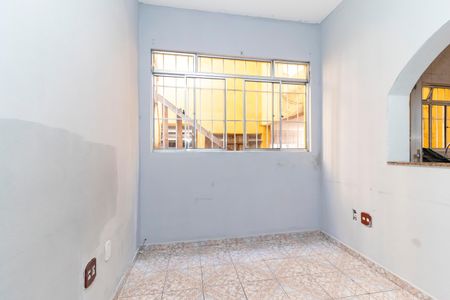 Casa para alugar com 60m², 2 quartos e sem vaga Casa para alugar com 60m², 2 quartos e sem vagaSala