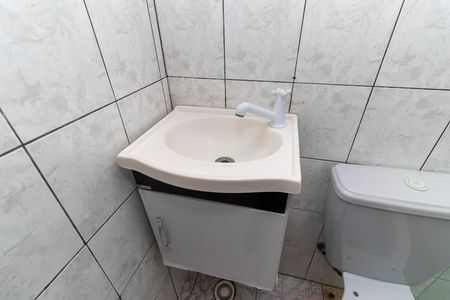 Casa para alugar com 60m², 2 quartos e sem vaga Casa para alugar com 60m², 2 quartos e sem vagaBanheiro