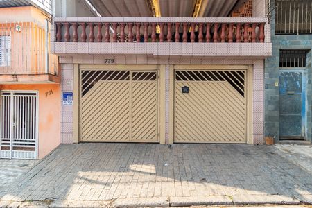 Casa para alugar com 60m², 2 quartos e sem vaga Casa para alugar com 60m², 2 quartos e sem vagaFachada