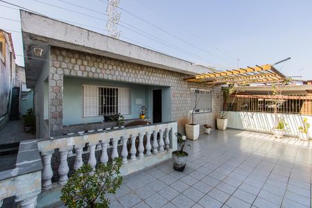 Casa à venda com 226m², 3 quartos e 4 vagasVaranda