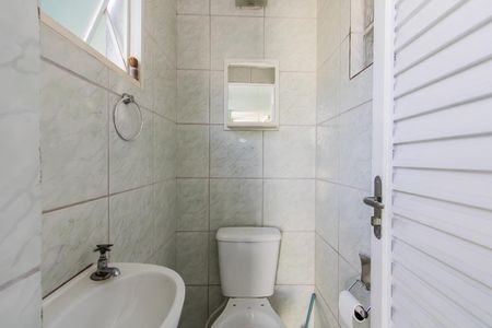 Casa à venda com 226m², 3 quartos e 4 vagasBanheiro de serviço