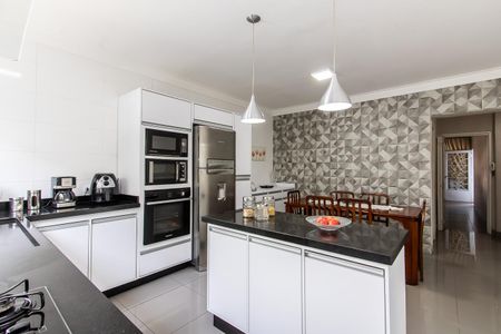 Casa à venda com 226m², 3 quartos e 4 vagasCozinha