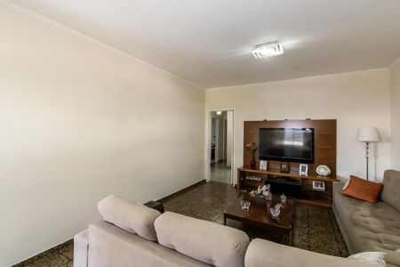 Casa à venda com 226m², 3 quartos e 4 vagasSala