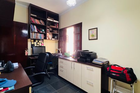 Casa à venda com 275m², 3 quartos e 2 vagas Casa à venda com 275m², 3 quartos e 2 vagasQuarto 2