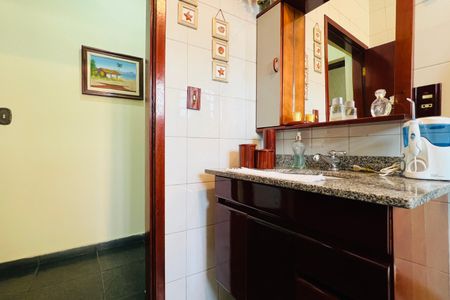 Casa à venda com 275m², 3 quartos e 2 vagas Casa à venda com 275m², 3 quartos e 2 vagasBanheiro 2