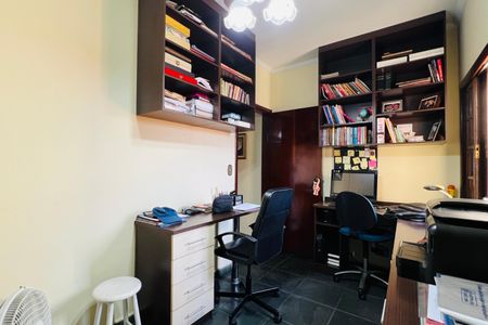 Casa à venda com 275m², 3 quartos e 2 vagas Casa à venda com 275m², 3 quartos e 2 vagasQuarto 2