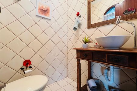 Casa à venda com 275m², 3 quartos e 2 vagas Casa à venda com 275m², 3 quartos e 2 vagasLavabo