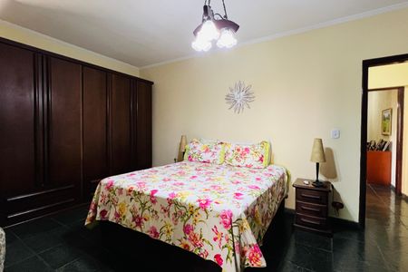 Casa à venda com 275m², 3 quartos e 2 vagas Casa à venda com 275m², 3 quartos e 2 vagasSuíte