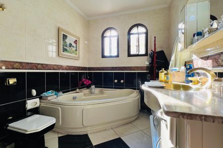 Casa à venda com 275m², 3 quartos e 2 vagas Casa à venda com 275m², 3 quartos e 2 vagasBanheiro da Suíte