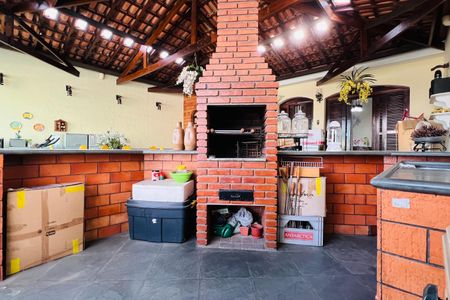 Casa à venda com 275m², 3 quartos e 2 vagas Casa à venda com 275m², 3 quartos e 2 vagasVaranda gourmet