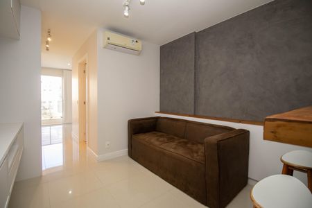 Studio para alugar com 32m², 1 quarto e sem vaga Studio para alugar com 32m², 1 quarto e sem vagaSala