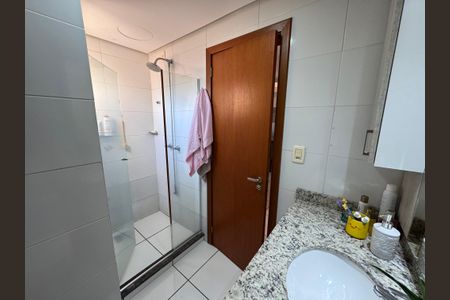 Apartamento à venda com 71m², 2 quartos e 1 vagaBanheiro