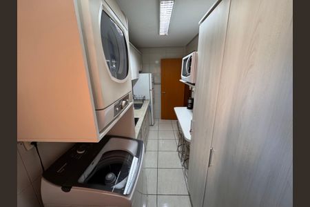 Apartamento à venda com 71m², 2 quartos e 1 vagaÁrea de Serviço