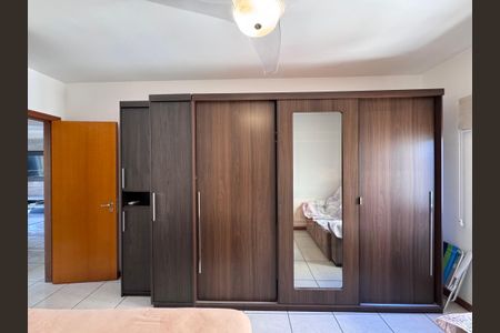 Apartamento à venda com 71m², 2 quartos e 1 vagaQuarto 2