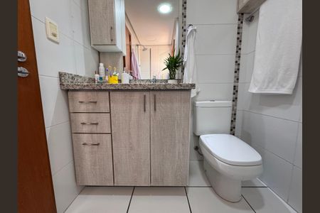 Apartamento à venda com 71m², 2 quartos e 1 vagaBanheiro