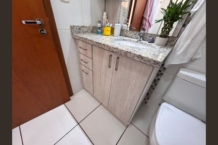 Apartamento à venda com 71m², 2 quartos e 1 vagaBanheiro