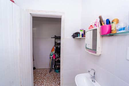 Casa à venda com 400m², 2 quartos e 3 vagasBanheiro