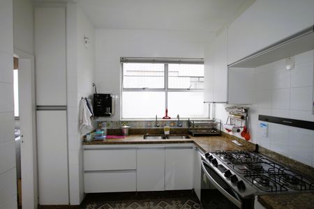 Apartamento à venda com 145m², 4 quartos e 2 vagasCozinha