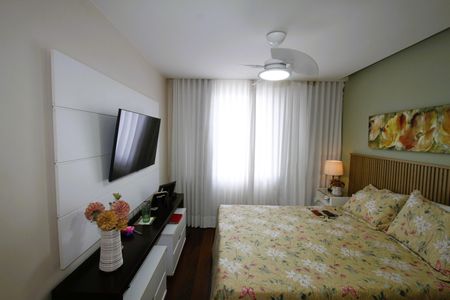 Apartamento à venda com 145m², 4 quartos e 2 vagasQuarto 2 - Suíte