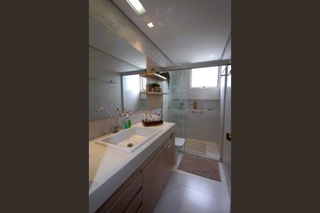 Apartamento à venda com 145m², 4 quartos e 2 vagasBanheiro suite 2