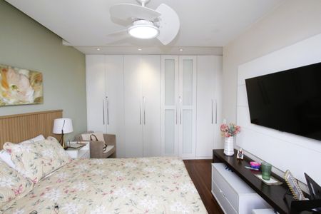 Apartamento à venda com 145m², 4 quartos e 2 vagasQuarto 2 - Suíte