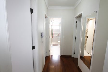 Apartamento à venda com 145m², 4 quartos e 2 vagasCorredor