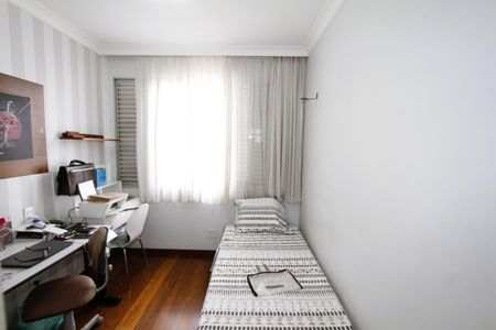 Apartamento à venda com 145m², 4 quartos e 2 vagasQuarto 4