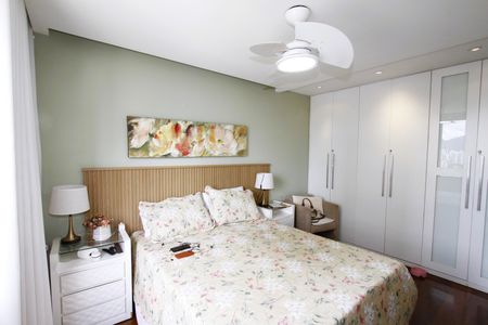 Apartamento à venda com 145m², 4 quartos e 2 vagasQuarto 2 - Suíte