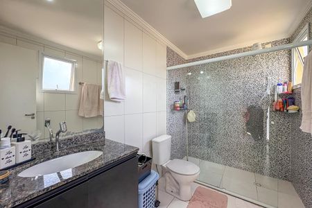 Apartamento à venda com 181m², 3 quartos e 2 vagasBanheiro da Suíte