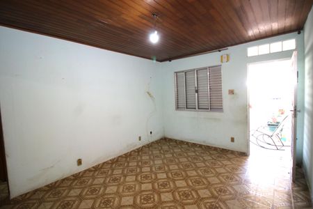 Casa à venda com 90m², 3 quartos e 2 vagasSala