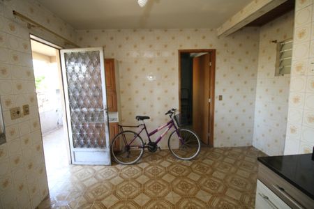 Casa à venda com 90m², 3 quartos e 2 vagasCozinha